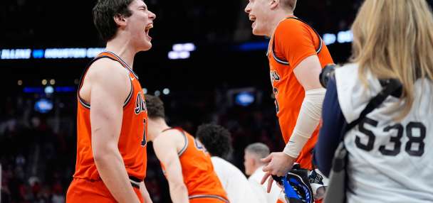 Illinois clamps down on Houston for a 65-55 March Madness win to reach Elite Eight
