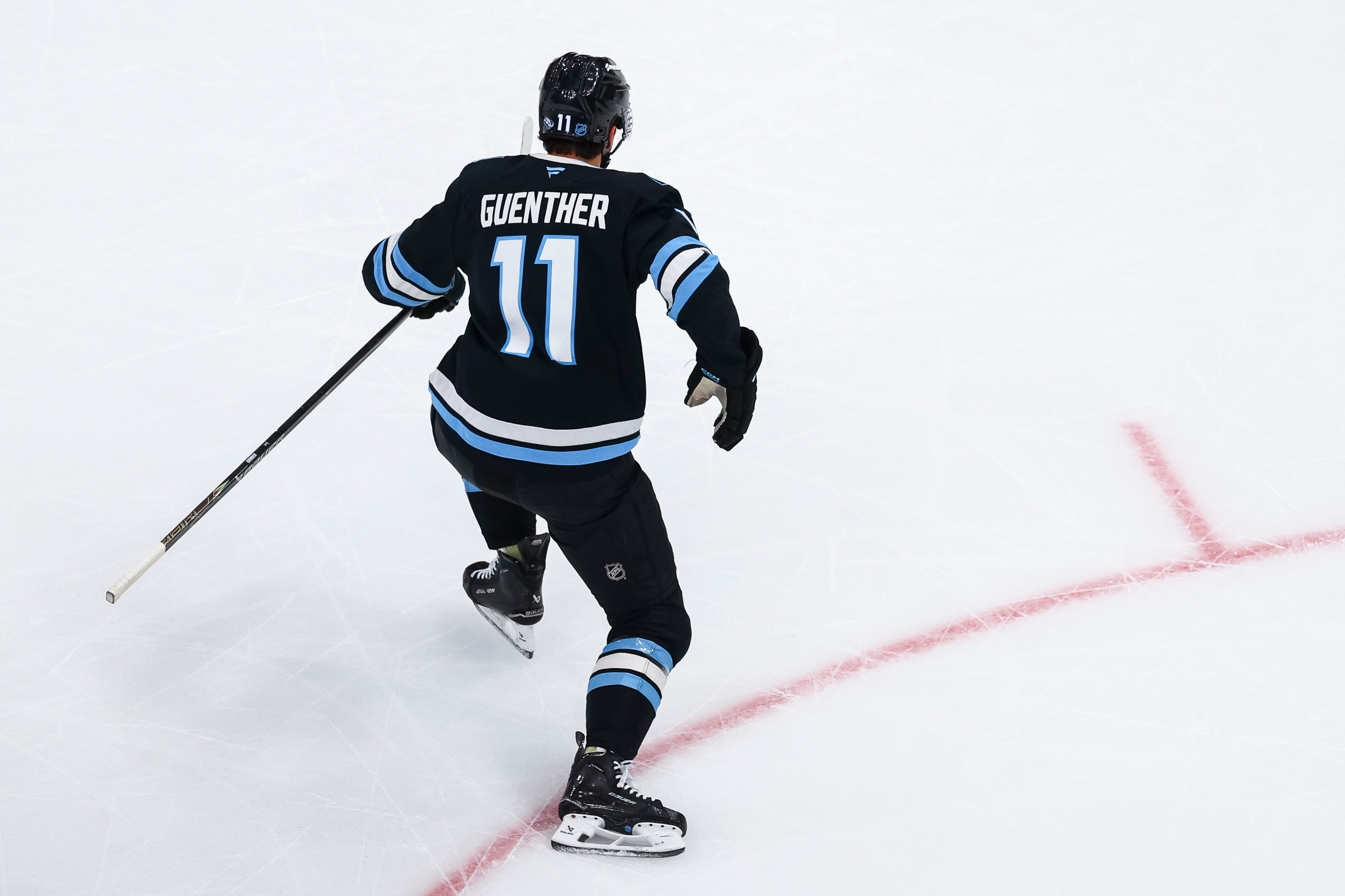 Utah Mammoth clinch top wild card spot, await Pacific Division champ in first round