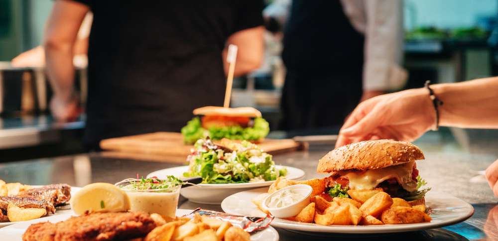 Bracket challenge: What's your favorite restaurant that's no longer around? Round of 8