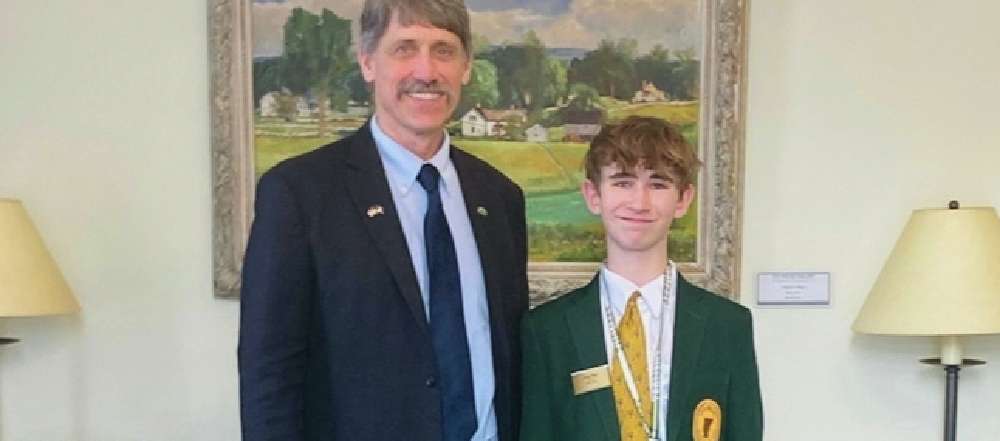 A 14-year-old running for governor is the first teen to get on Vermont's general election ballot