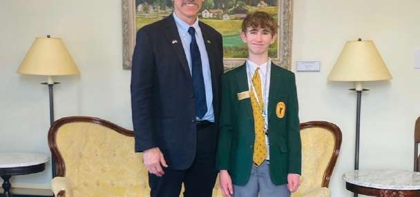 A 14-year-old running for governor is the first teen to get on Vermont's general election ballot