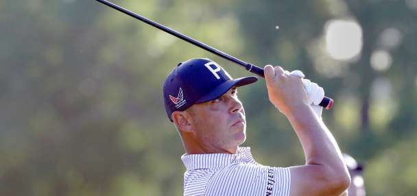 Gary Woodland surges to a 3-shot lead at the Houston Open, shortly after revealing PTSD diagnosis
