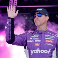 Denny Hamlin qualifies first at Martinsville, moves into tie for 10th in NASCAR poles