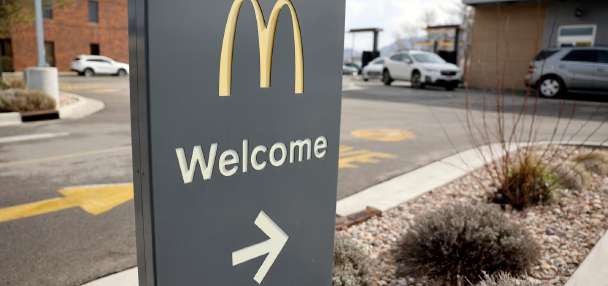 Where does Utah rank in the US for number of fast-food restaurants per person?
