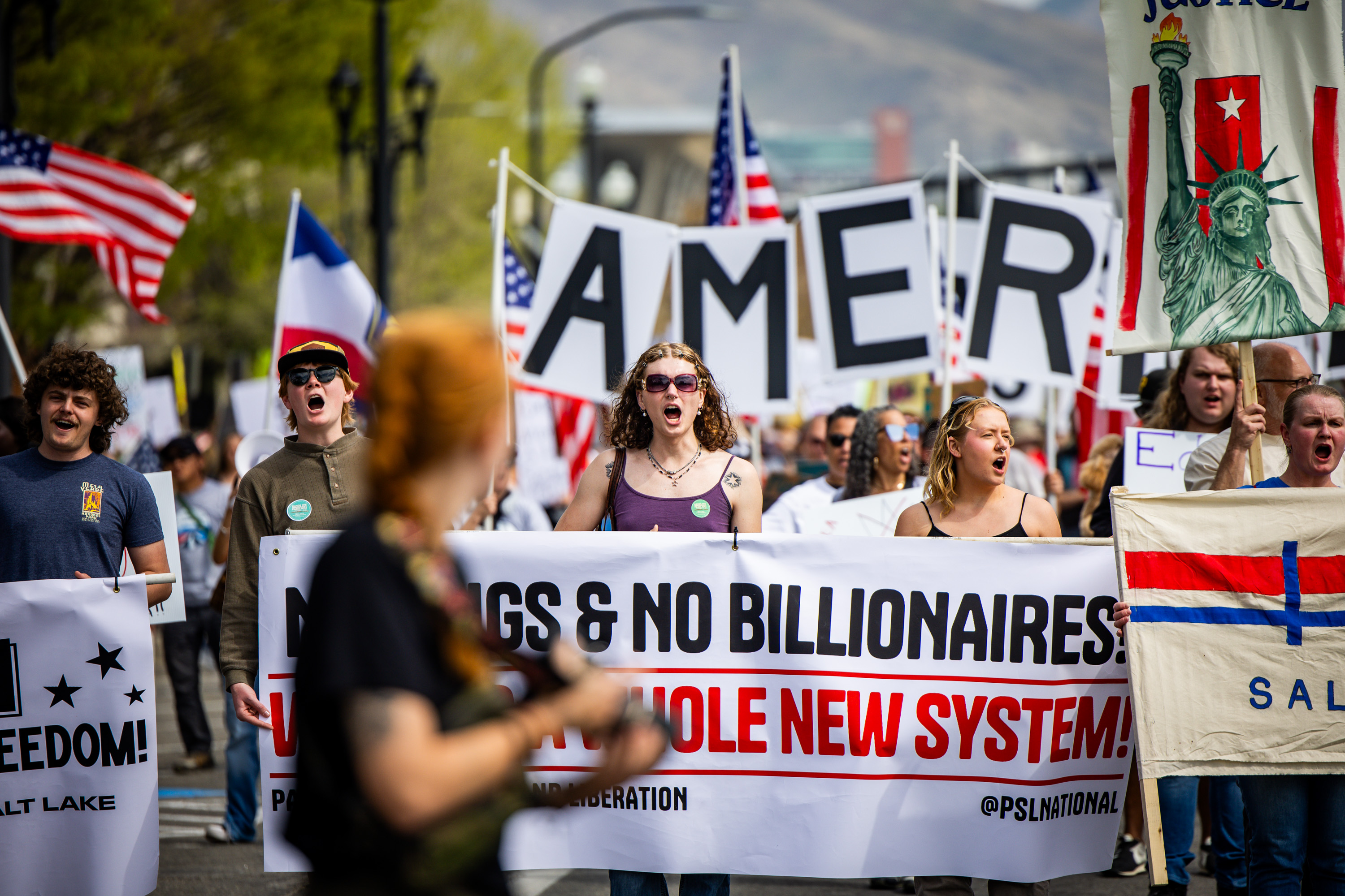 'We stand together': Thousands emphasize 'the people's power' in 'No Kings' rally 