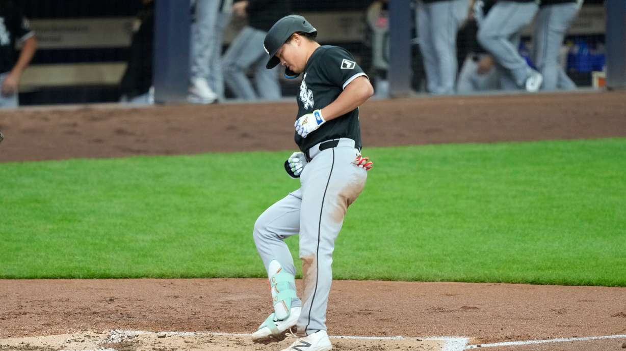 Chicago White Sox's Munetaka Murakami scores on a home run during the second inning of a baseball game against the Milwaukee Brewers, Sunday, March 29, 2026, in Milwaukee.