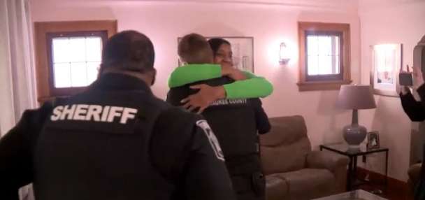 Mom survives wrong-way crash, reunites with deputies who saved her life