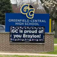 Miracle shot has Braylon Mullins' hometown eager for a Final Four reunion with the UConn star