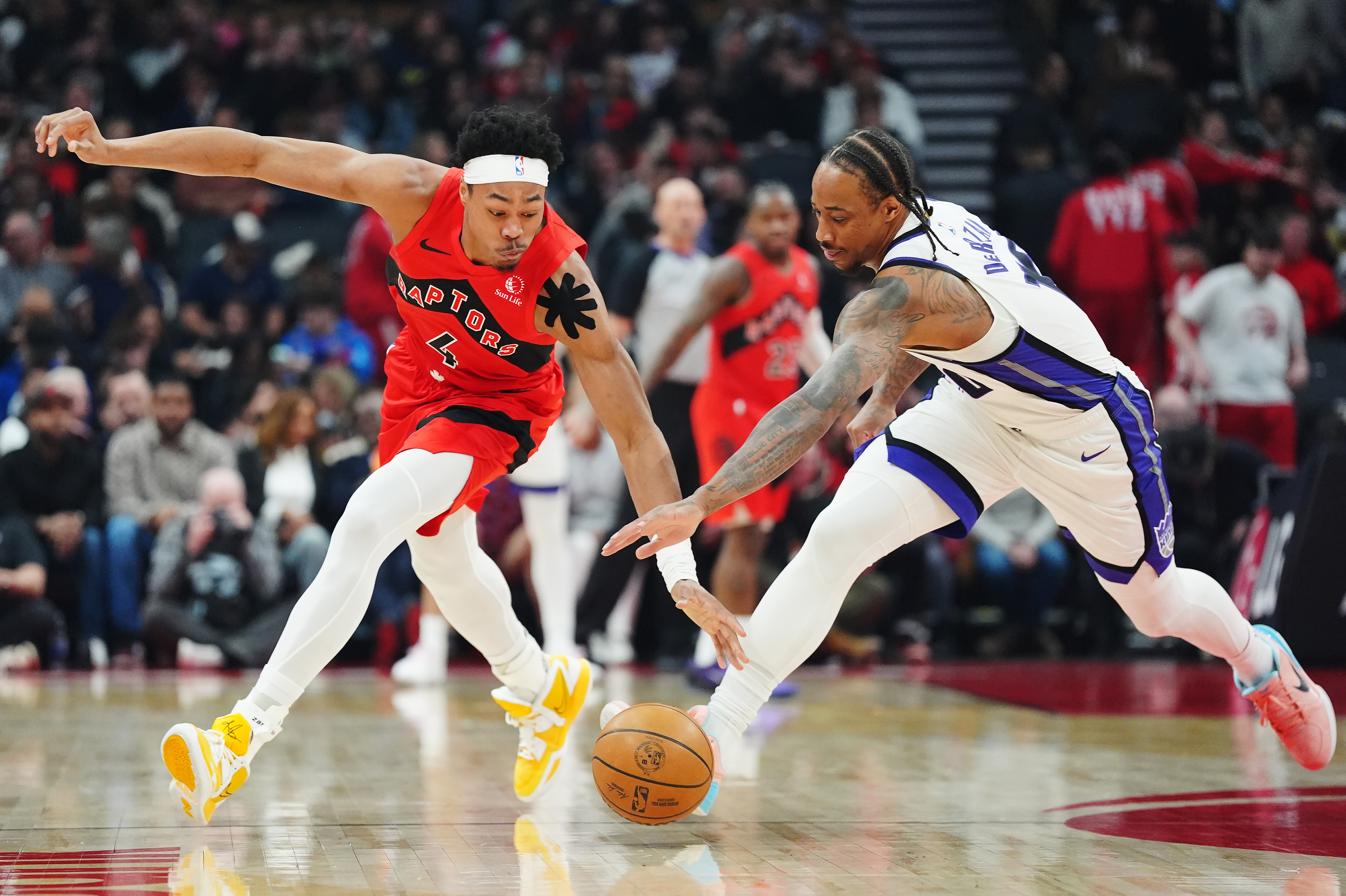 DeMar DeRozan scores 28 points to pass Dominique Wilkins on career list, Kings beat Raptors 123-115