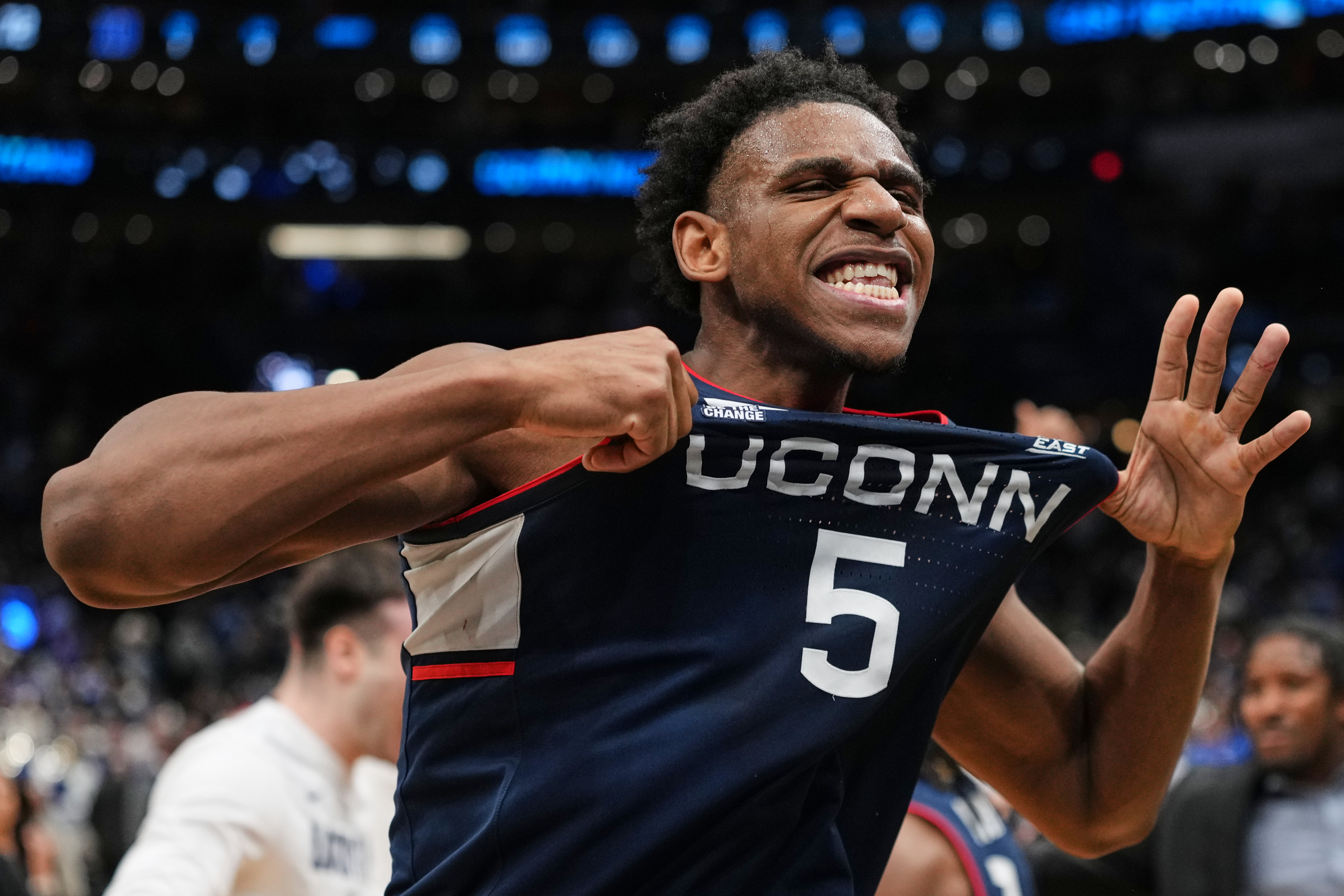 Big men, bigger lineups: how length, size got Illinois, UConn, Arizona, Michigan to the Final Four