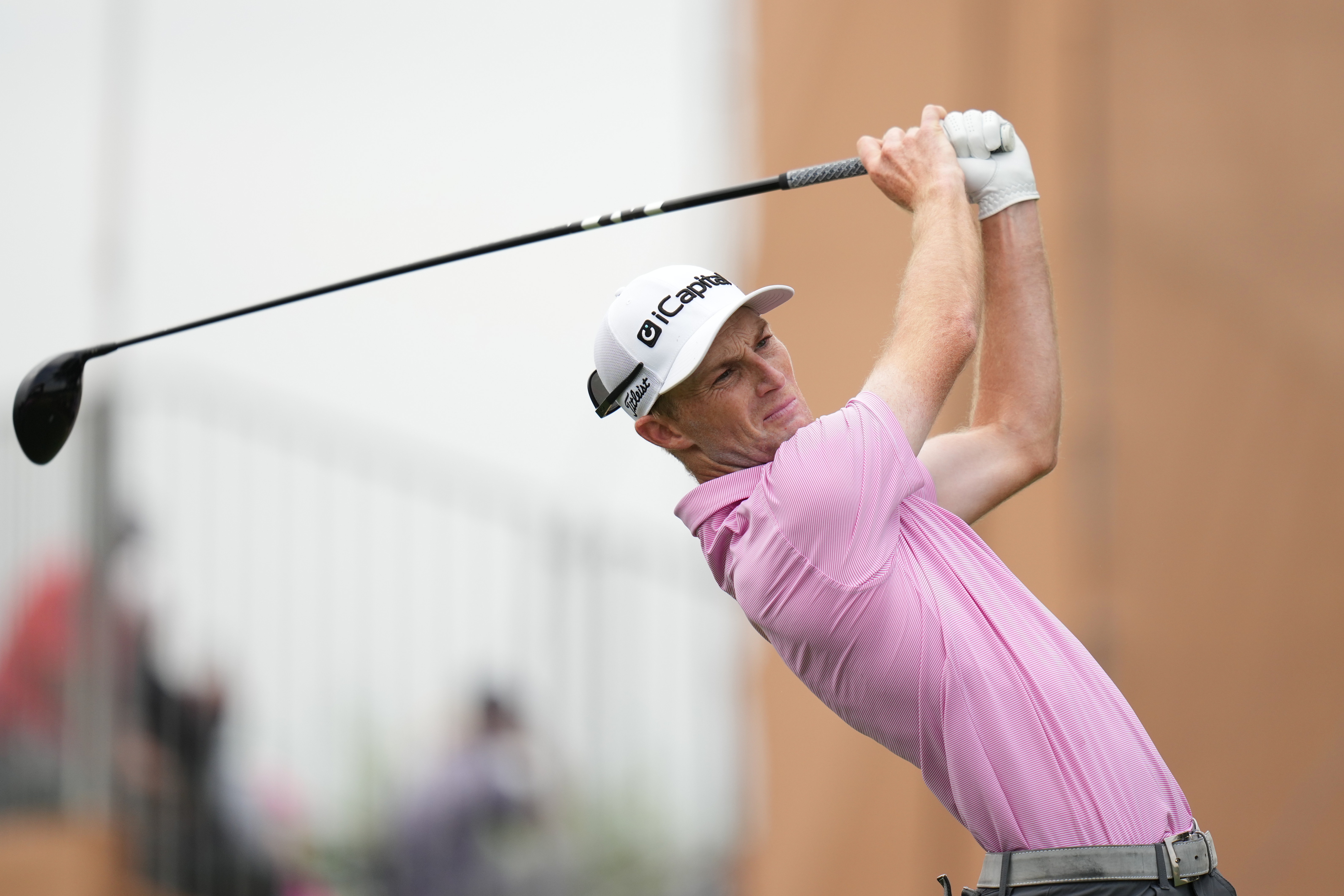 Hubbard's bold finish gives him a 1-shot lead in Texas Open
