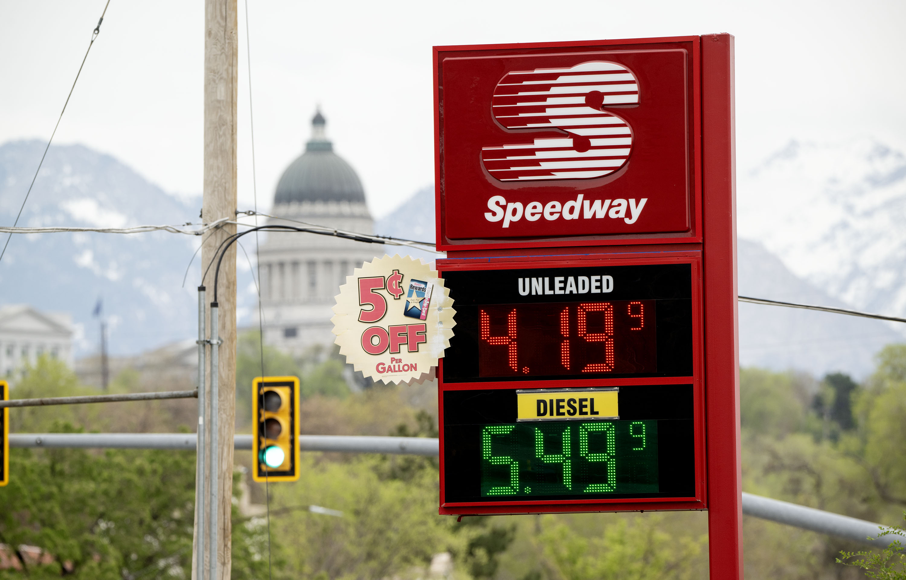 Utah consumer sentiment increases despite national sentiment decline, war in Iran