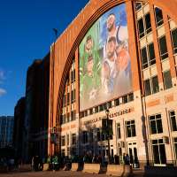 Dallas Stars' arena investigating 4 fans for apparently celebrating with a Nazi salute