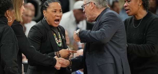 UConn's Geno Auriemma rips officiating and confronts South Carolina's Dawn Staley in loss