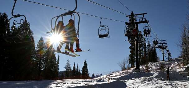 Skiers sue two major resort owners over lift ticket prices
