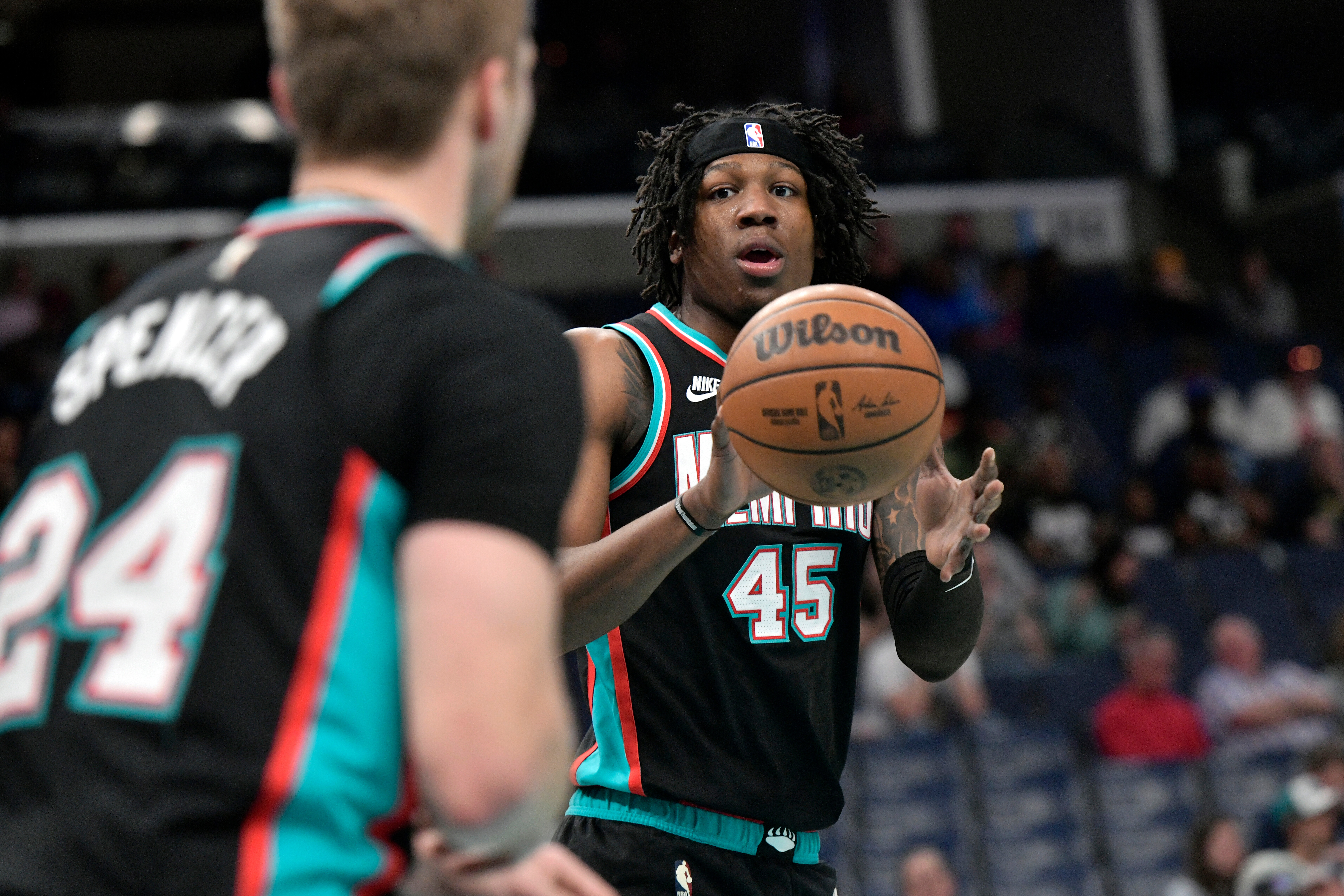 Grizzlies match NBA record by making 29 3-pointers in loss to Cavaliers