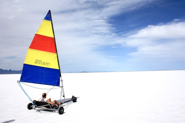 Photo gallery: Land-sailing vehicles bring excitement to Bonneville Salt Flats