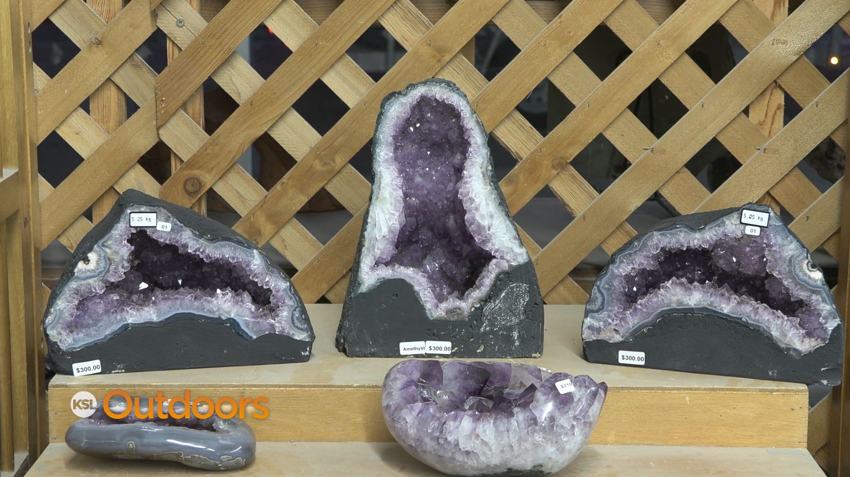 Utah Field Guide: Rock Hounding Near Millard County