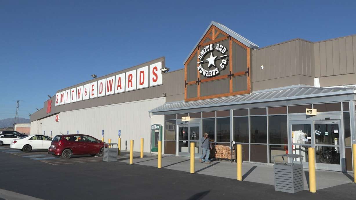 Smith and Edwards 2023 Black Friday Gift Guide