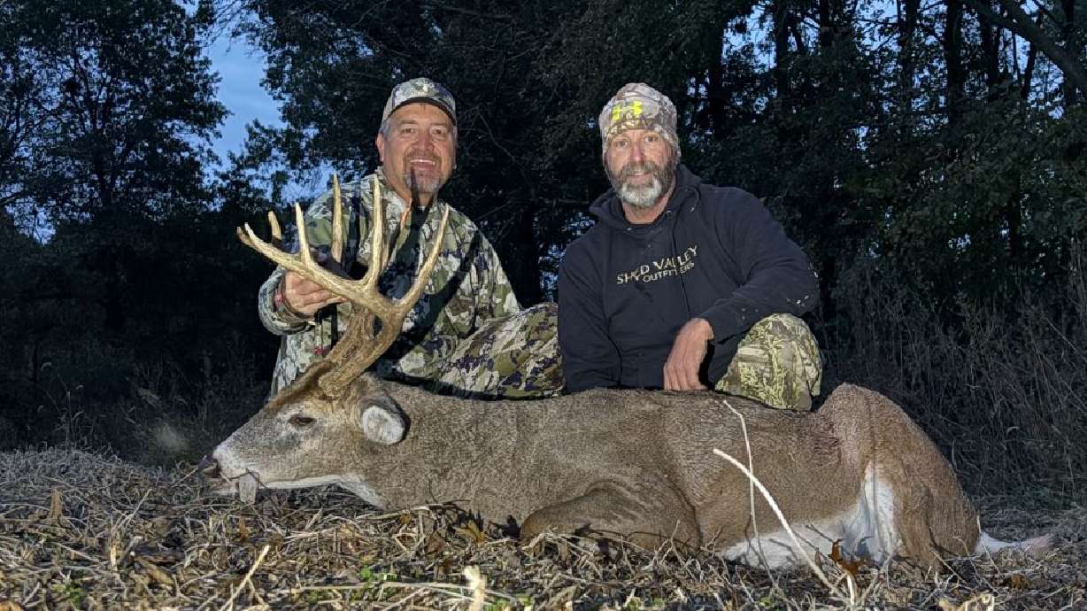 Adam Eakle's Quest for an Archery Buck | Missouri Whitetail Bow Hunt