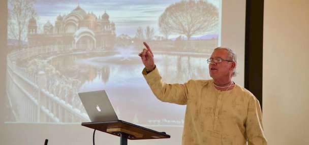 Thousands mourn Krishna leader Charu Das after fatal car crash in Utah