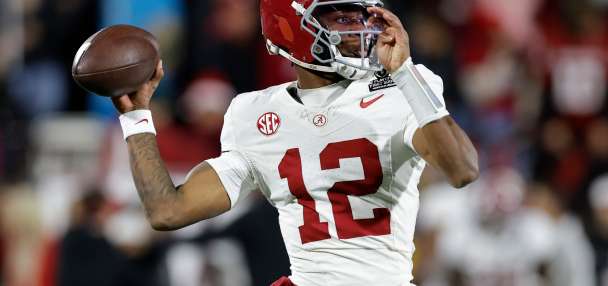 Alabama's spring game offers a glimpse of the Tide's next starting QB, Mack or Russell