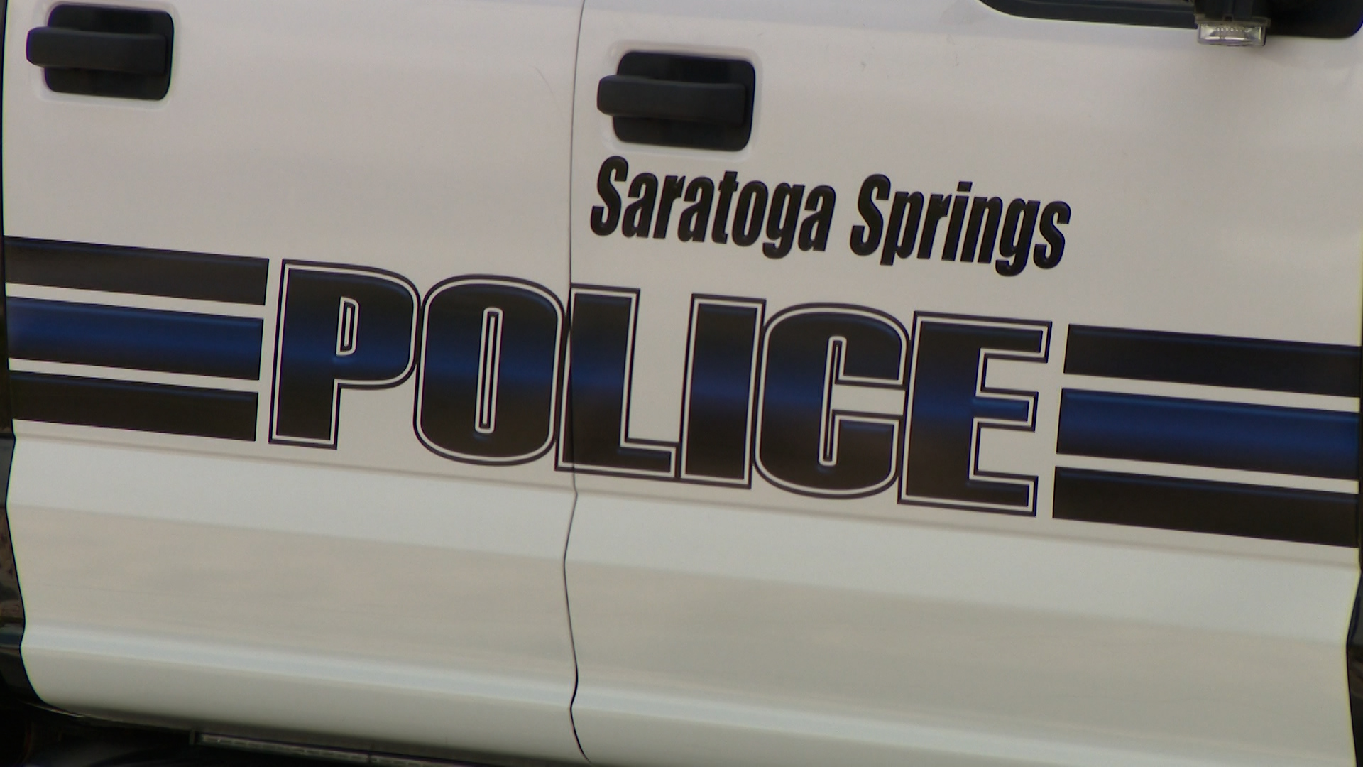 Woman donating $5 gets scammed out of $500, police say