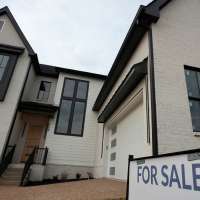 US home sales fall in March, marking a slow start to the spring homebuying season