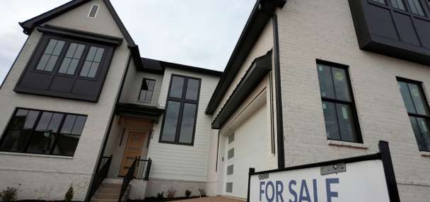 US home sales fall in March, marking a slow start to the spring homebuying season