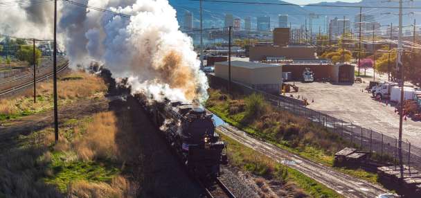 World's largest steam engine rolls through Utah