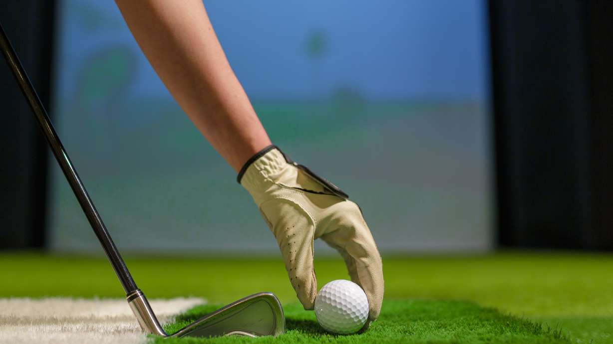 From backyard to birdie: How indoor golf simulators are revolutionizing the game for homeowners
