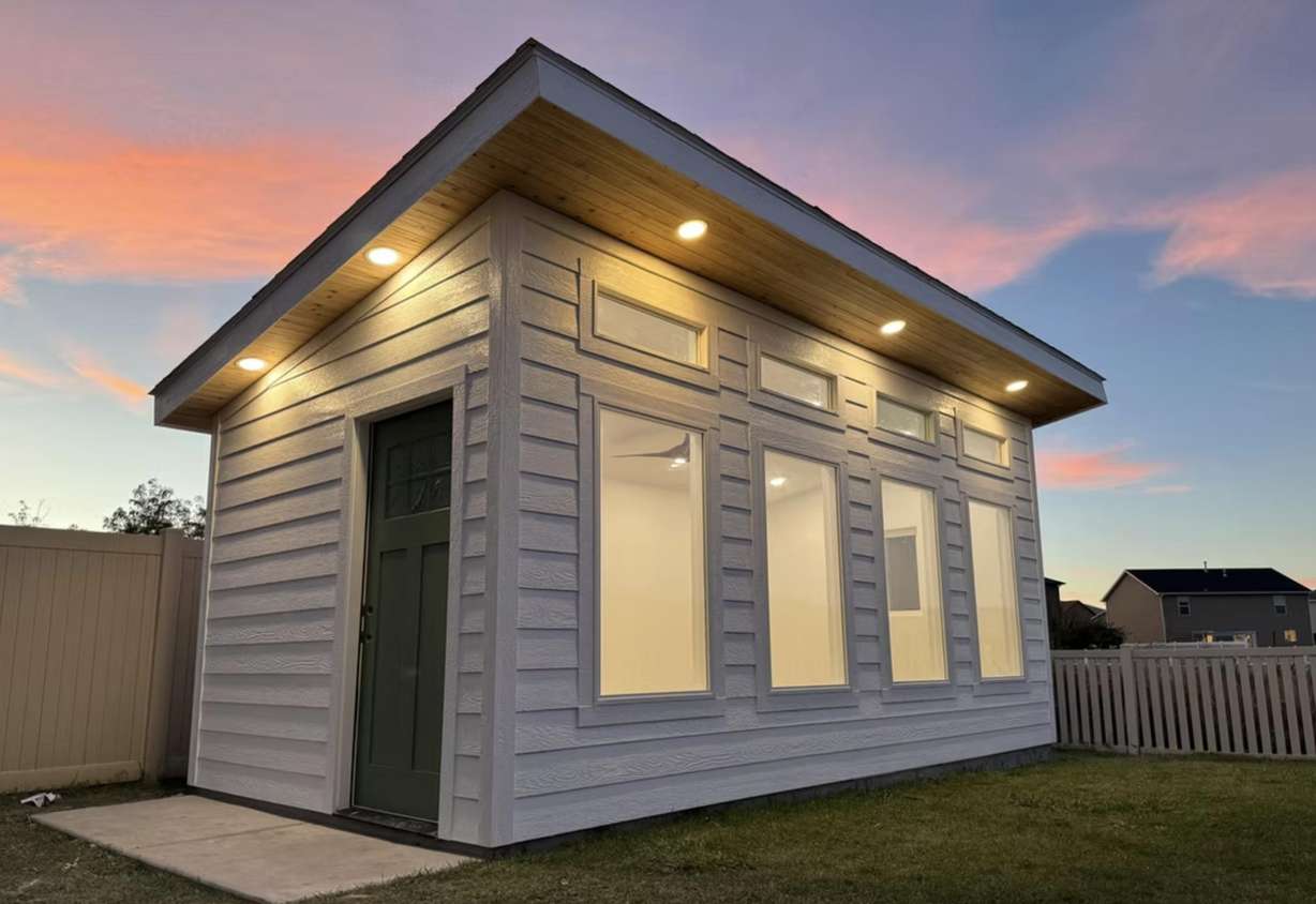 From backyard to birdie: How indoor golf simulators are revolutionizing the game for homeowners