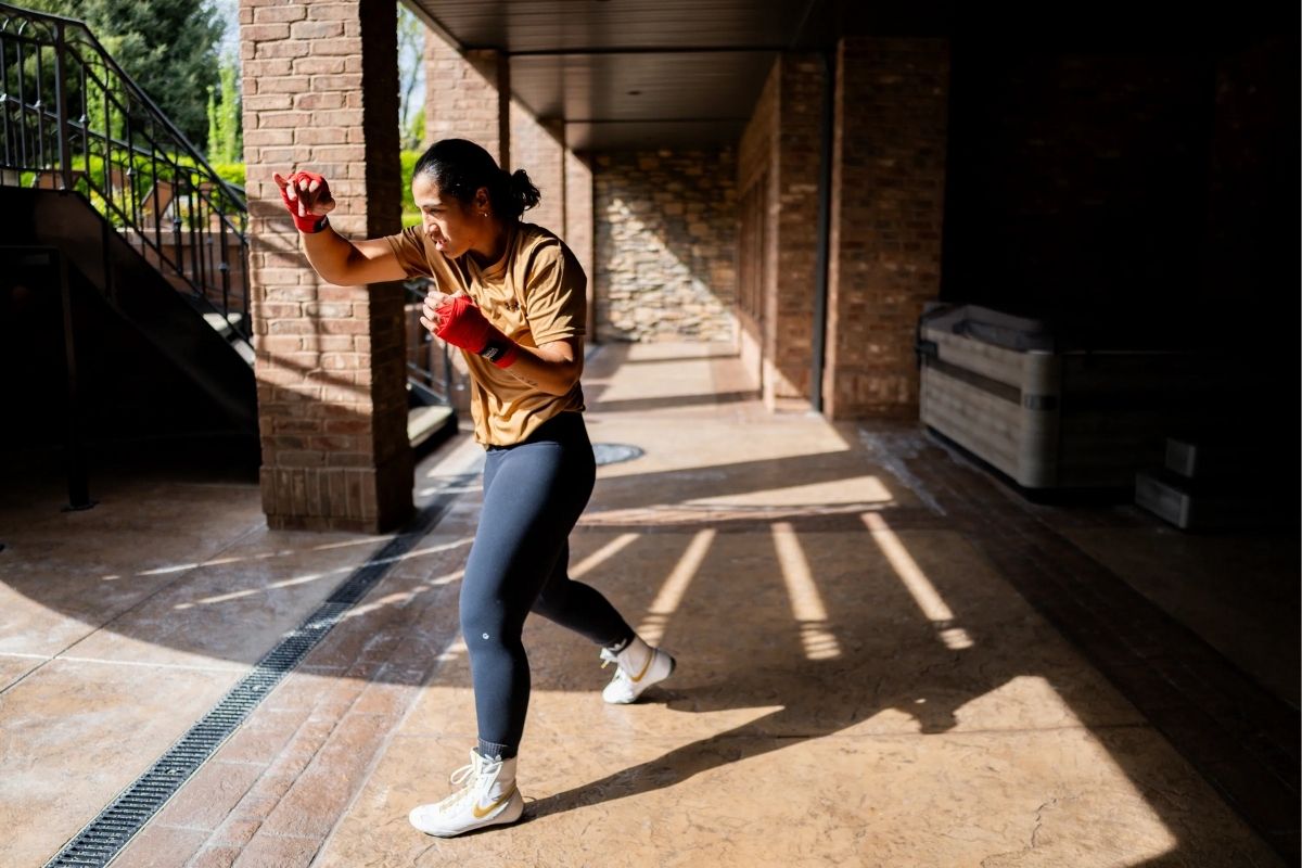 Latter-day Saint boxer repping her faith, family and culture in title fight