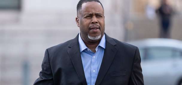 Ex-NBA player Damon Jones is expected to be first to plead guilty in gambling sweep