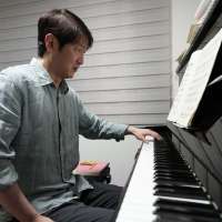After a paralyzing stroke, a South Korean pianist recreates himself as a one-handed performer