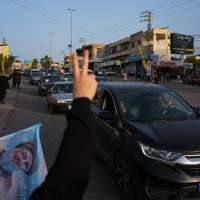 Trump and Iranian foreign minister say Strait of Hormuz is fully open