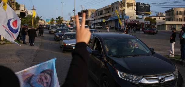 Trump and Iranian foreign minister say Strait of Hormuz is fully open