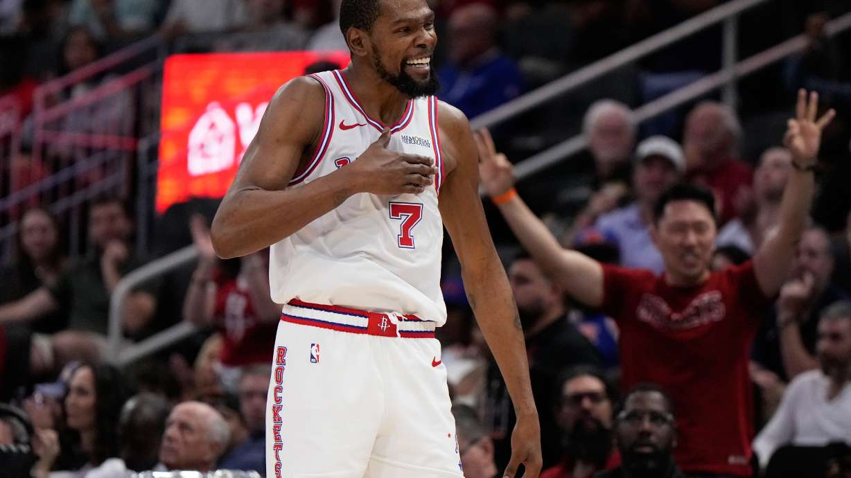 Houston Rockets forward Kevin Durant celebrates after making a 3-pointer during the second half of an NBA basketball game against the New York Knicks in Houston, Tuesday, March 31, 2026.