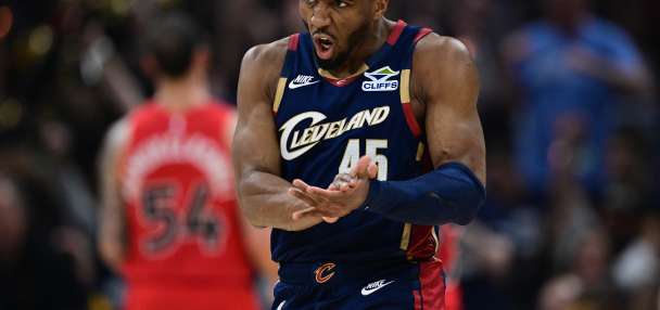 Mitchell scores 32 as Cavaliers defeat Raptors 126-113 in Game 1 of East first-round series