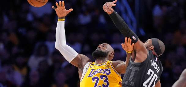 Kennard scores 27, LeBron leads Lakers to surprising 107-98 win over Rockets in playoff opener