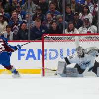 Wedgewood sharp in net, O'Connor scores 1st goal in a year as Avs beat Kings 2-1 in Game 1