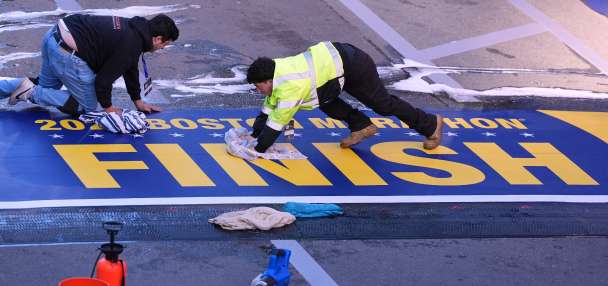 And they're off: Fastest Boston Marathon field ever has wind at its back as it starts the race
