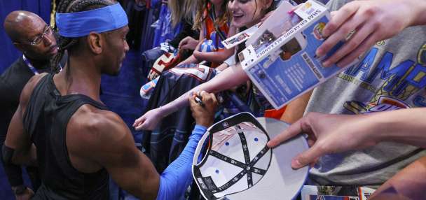 Gilgeous-Alexander wins NBA's Clutch Player of Year award in landslide, topping Murray, Edwards