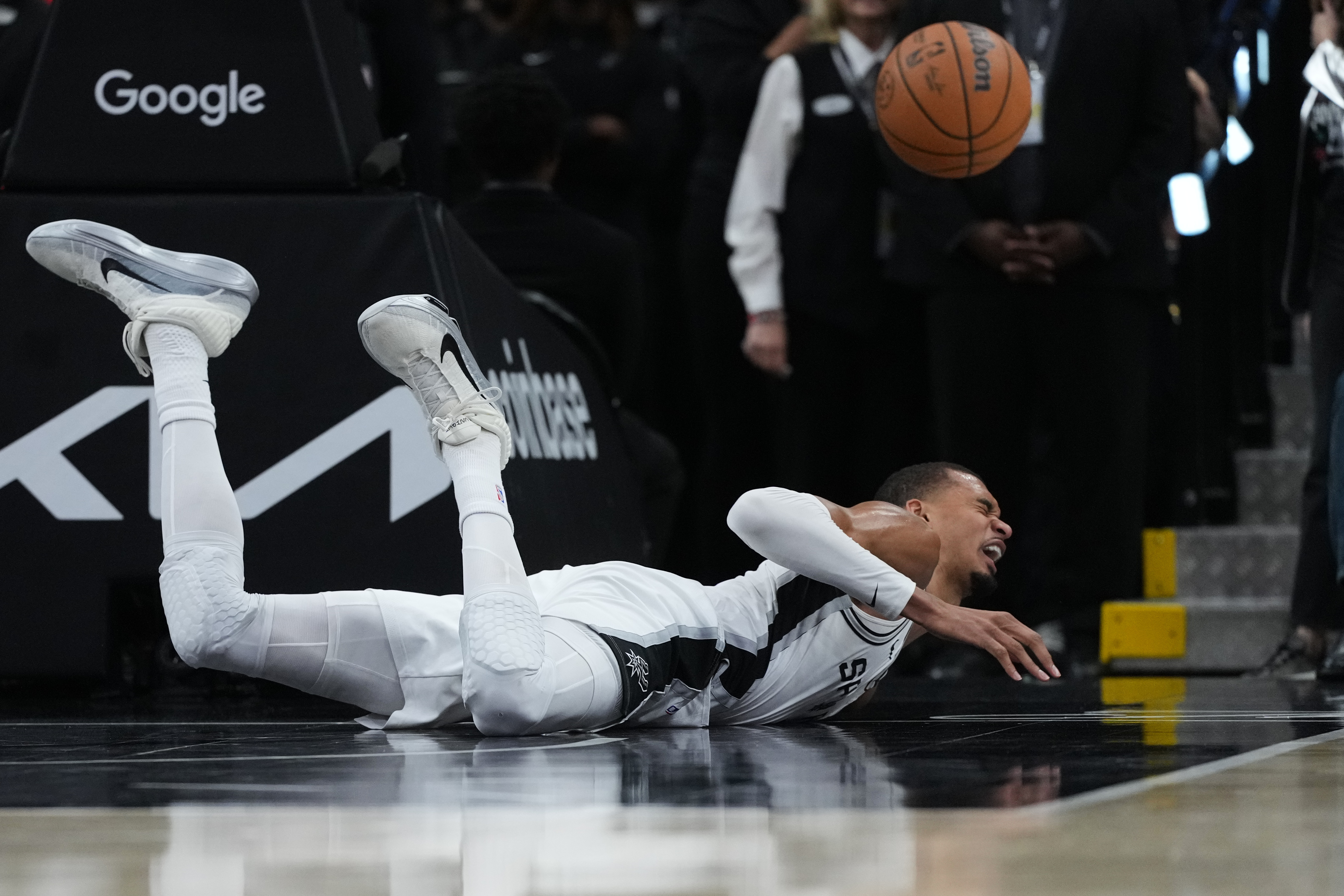 Trail Blazers rally for 106-103 win over Spurs to even series after Wembanyama exits with injury