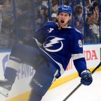 Moser scores in OT as Lightning beat Canadiens 3-2 in Game 2 and tie first-round series
