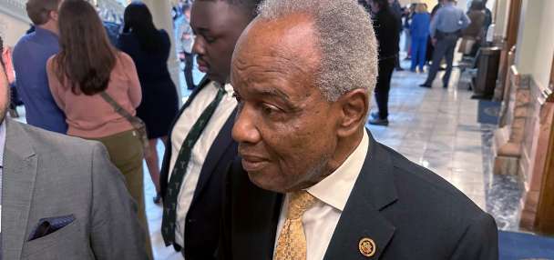 Top Politics story anchor