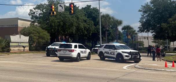 Exchange of gunfire inside Mall of Louisiana leaves 1 person dead and 5 wounded