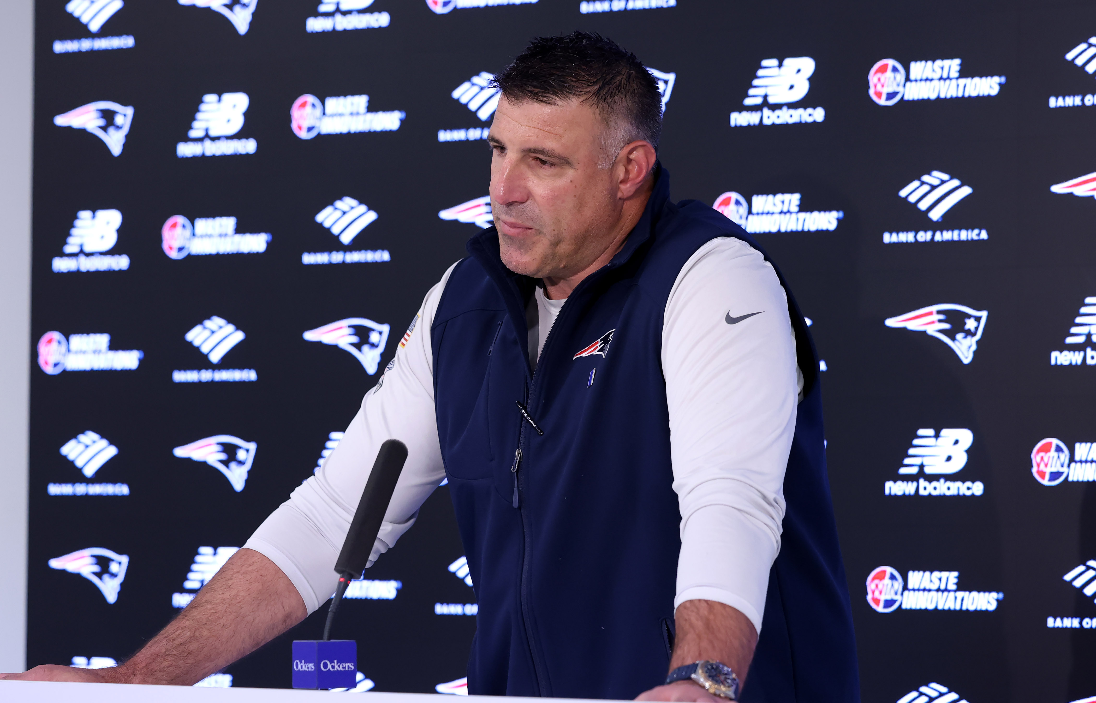 Patriots say they support Mike Vrabel's decision to miss final day of NFL draft to seek counseling