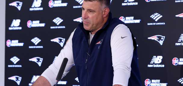 Patriots say they support Mike Vrabel's decision to miss final day of NFL draft to seek counseling