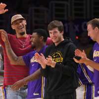 Austin Reaves is upgraded to questionable for Lakers in first-round Game 3 against Rockets